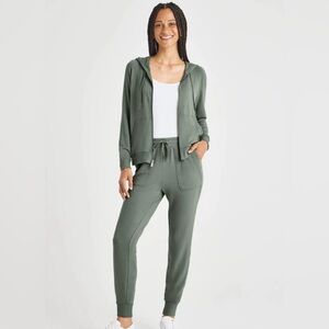 Splendid Olive Green Jogger Set